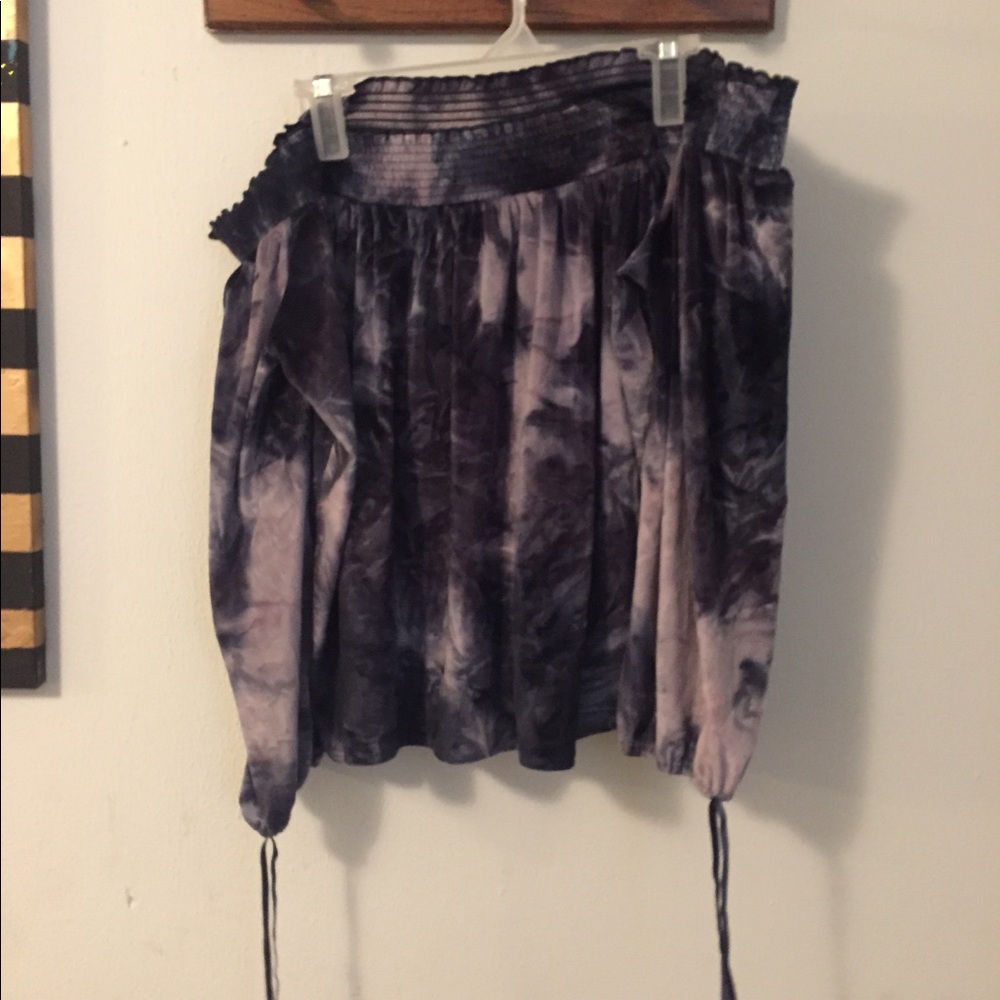 American Eagle off the shoulder top